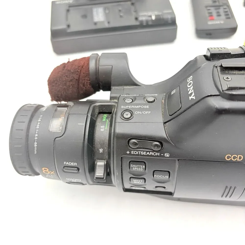 Sony CCD-F55 Video8 Handycam Camcorder w/ Charger Remote Manual Tape AS-IS Parts
